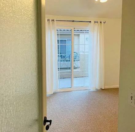 4th image of 23725 Del Monte Dr Unit 186