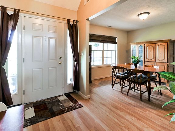 2nd image of 1411 Stoneripple Cir