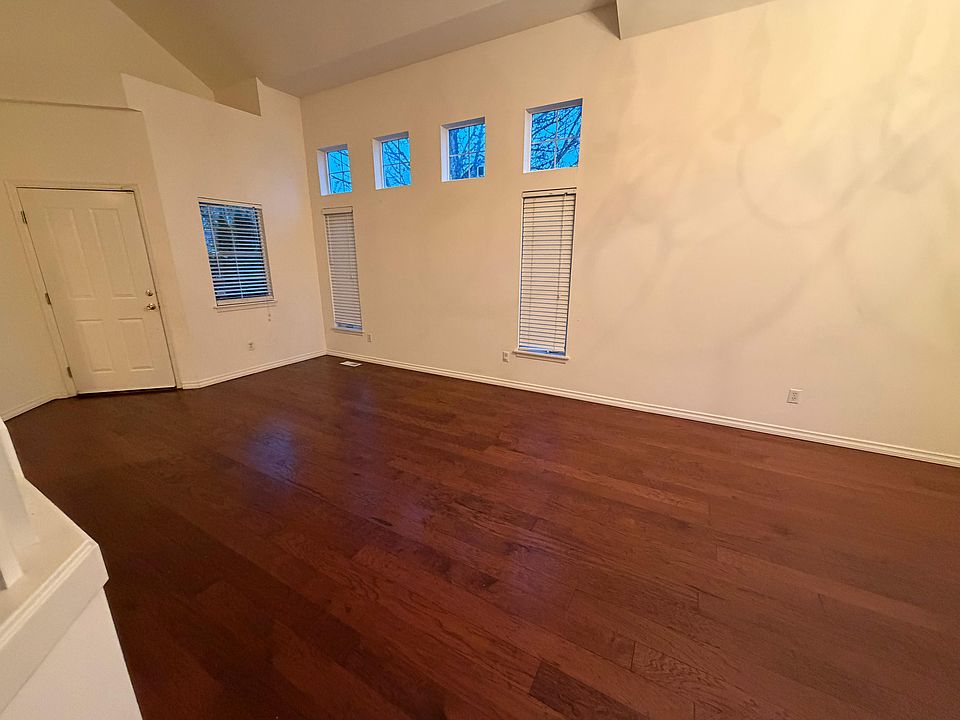 1st image of 591 239th Ave SE