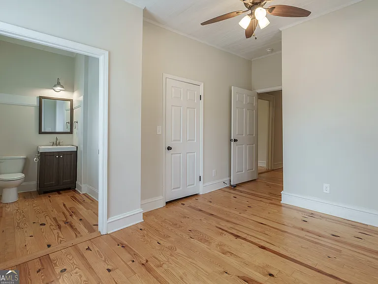 696 North Ave — Photo 23