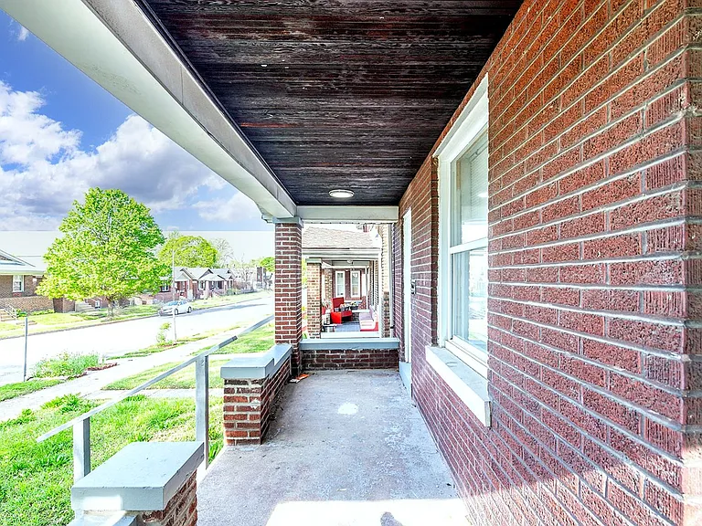 3953 Tholozan Ave — Photo 4