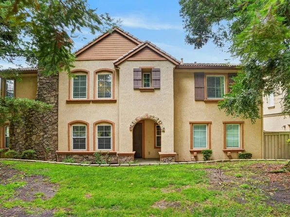 8004 Linda Isle Ln, Sacramento, CA 95831