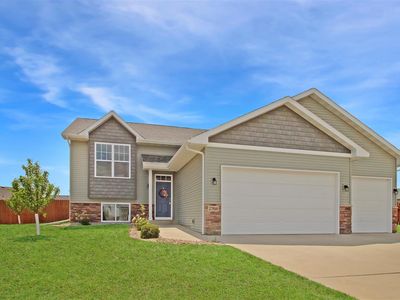 2768 Heritage Dr, Minot, ND, 58703