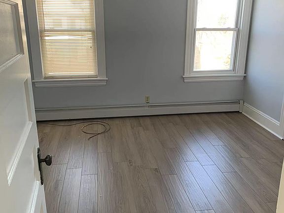 5th image of 72 Harbor Ave Floor 3