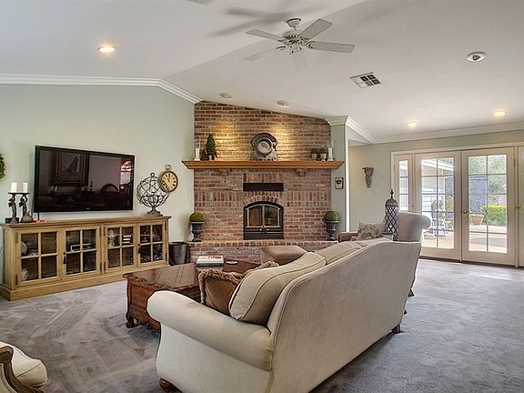 5th image of 9611 Oak Grove Dr