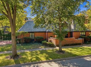 1821 Arthur St, Park Ridge, IL 60068