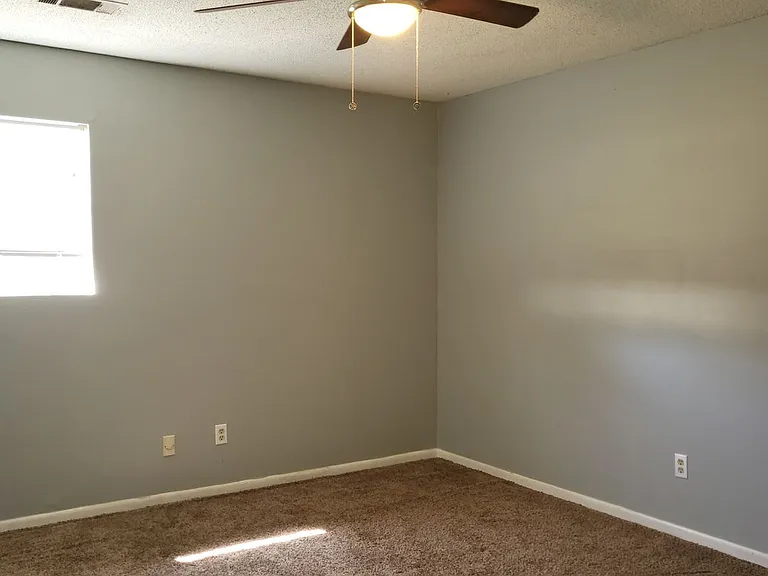 99 Celia St — Photo 17