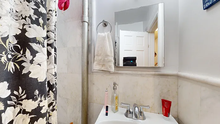 Rented by Bond New York | media 8