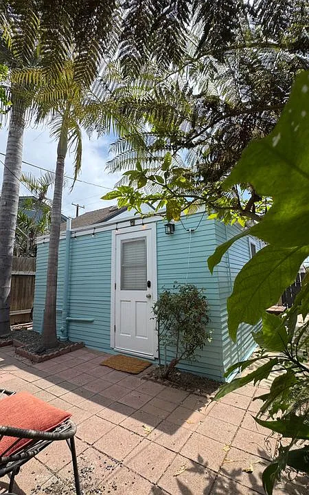 4879 Long Branch Ave #1/2