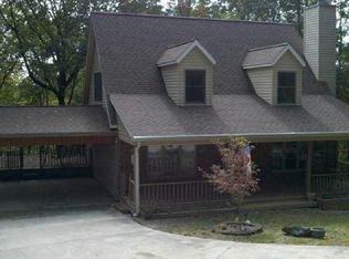 705 Waters Edge Dr, Clarkesville, GA 30523