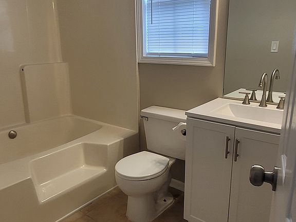 3rd image of 760 Kibbe Cir