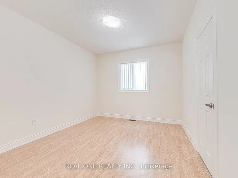 134 Goodwin Cres — Photo 29