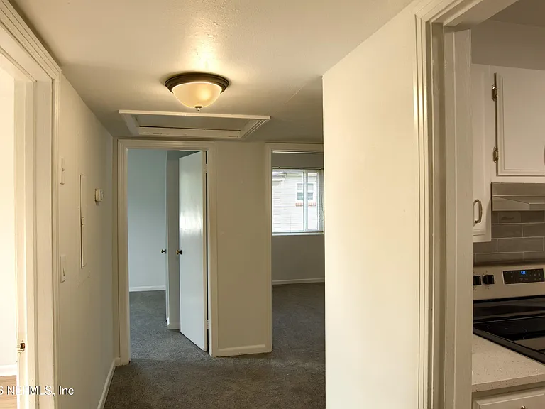 1370 Labelle St — Photo 24