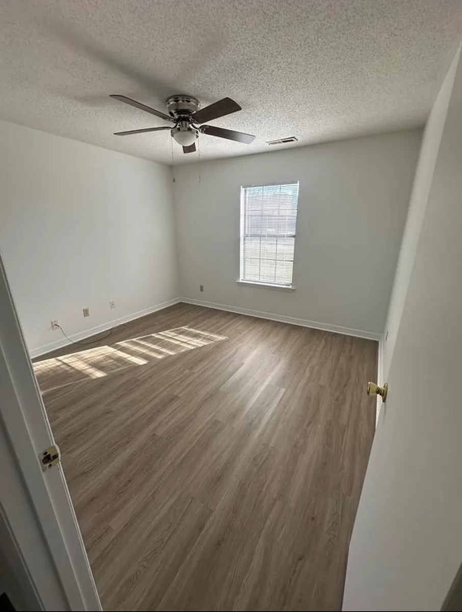 Building Photo - 200 Prince Dr #1