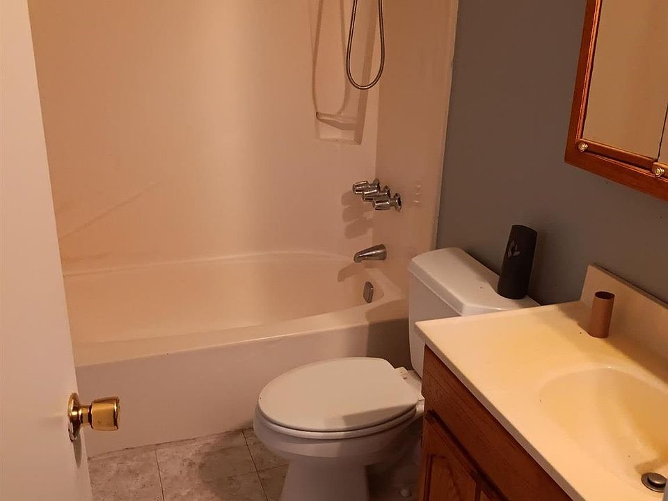 2nd image of 5877 S Somerset Dr