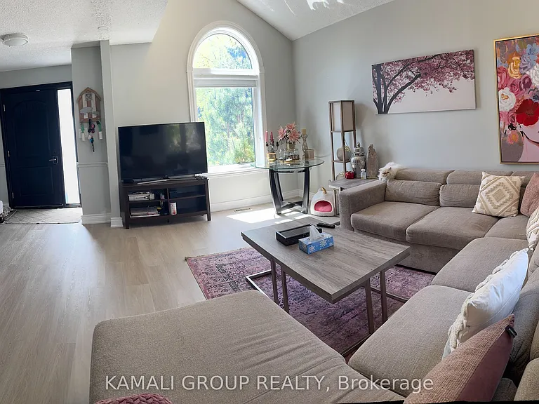 2 Ross Linton Dr — Photo 1