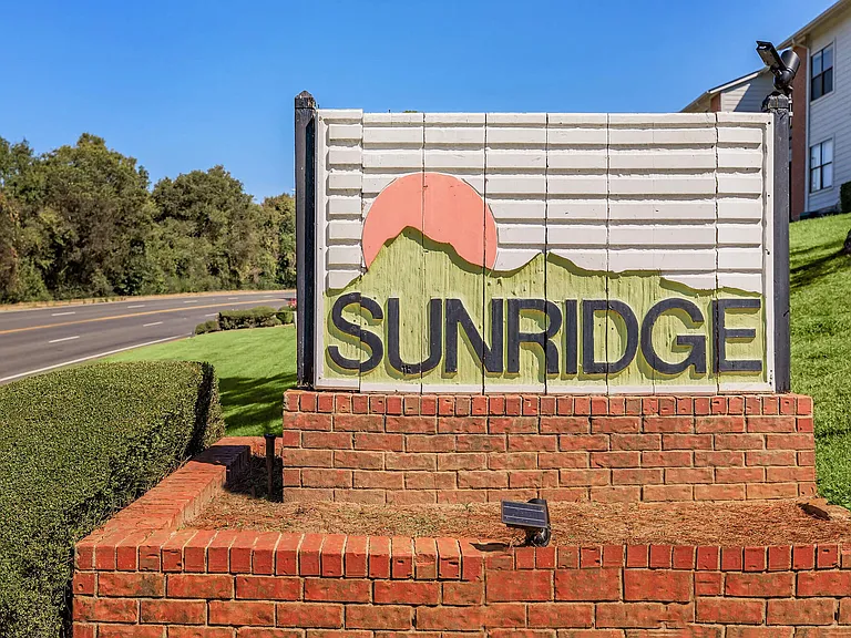 Sunridge Apartments — Photo 27