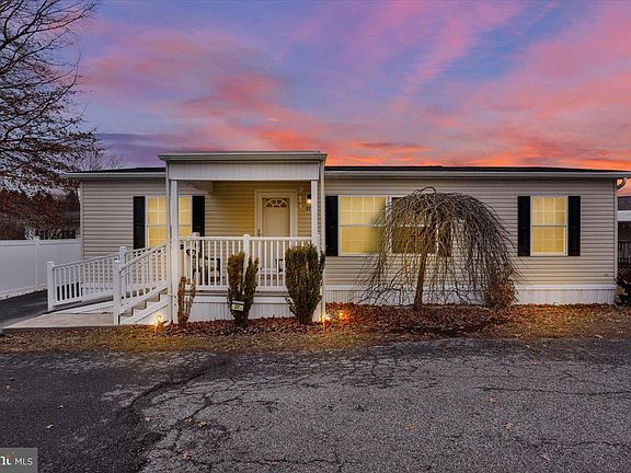 2nd image of 27 Valley View Ct