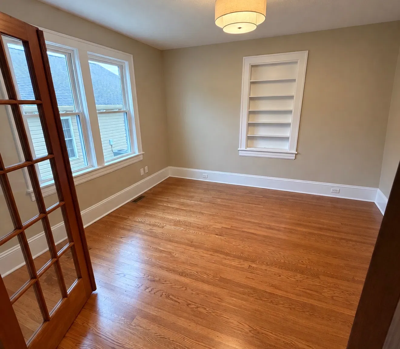 3 bed, 1.5 bath, 1551 sqft, $2,300 — Photo 4