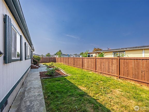 5th image of 1810 N 33rd Place