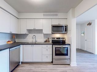 1580 Adelaide St N #220, London, ON N5X2L5