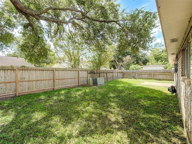 950 Grand Junction Dr — Photo 35