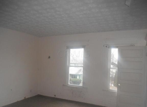 5th image of 924 E Chittenden Ave