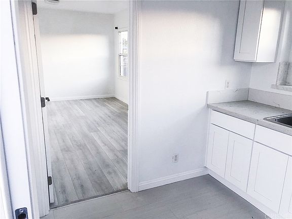 2nd image of 819 N Glendale Ave