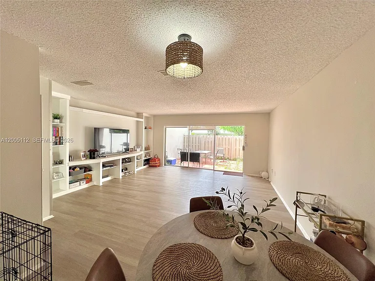 8114 SW 81st Ter — Photo 2