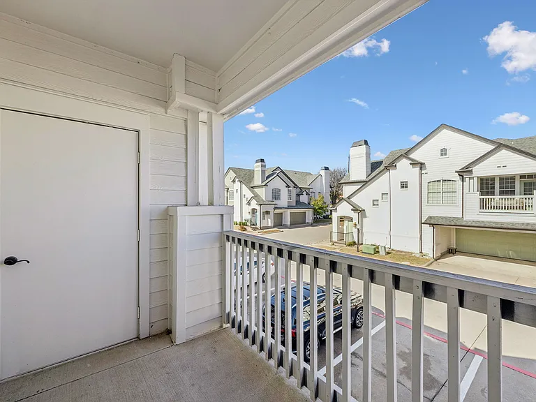McDermott Place — Photo 21