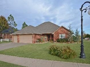 2800 Berkley Dr, Edmond, OK 73034