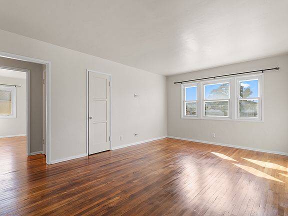 3rd image of 10314 S Wilton Pl #10314