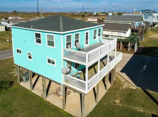 17527 Bristow Dr, Galveston, TX 77554