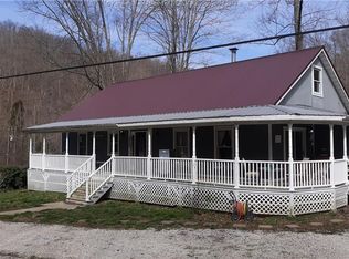 121 Deer Crossing Ln, Charleston, WV 25320