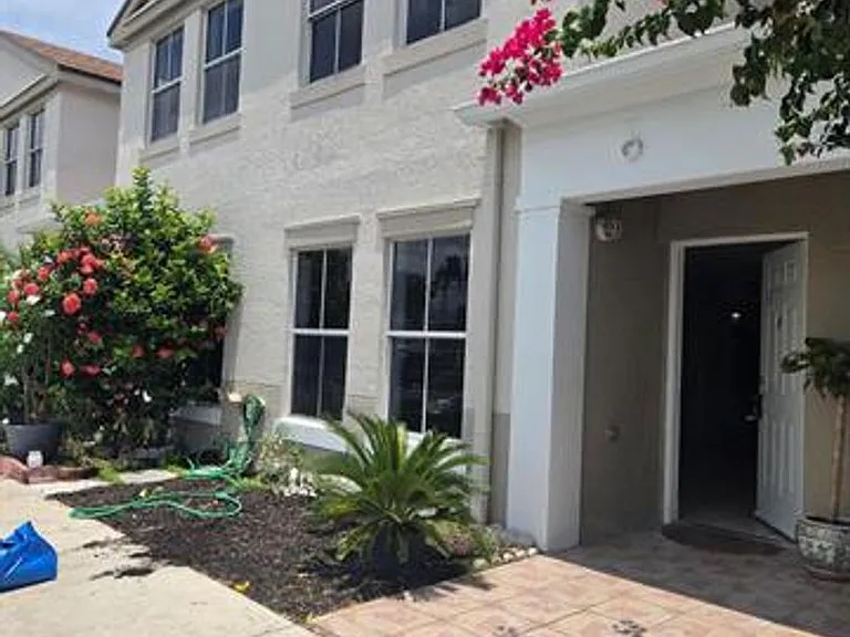 9187 Fontainebleau Blvd #Townhouse 419 — Photo 2