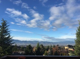 1527 Satellite Dr, Medford, OR