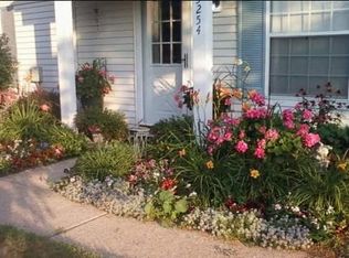 3254 Birchcreek Ct #85-B, Lake Orion, MI 48360