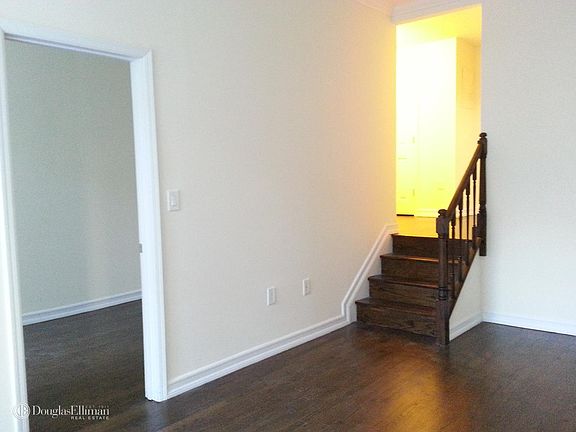 2nd image of 28 W 96th St APT 7