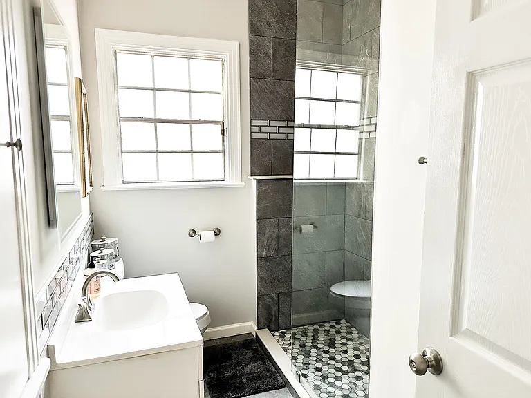 Ockley Dr — Photo 10