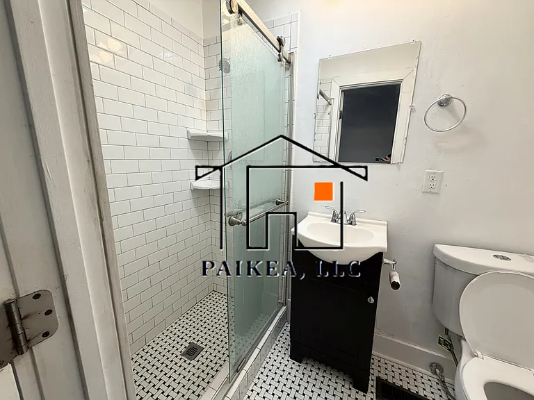 1503 Barnard St #A — Photo 2