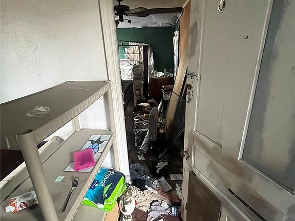 3rd image of 504 Grace St
