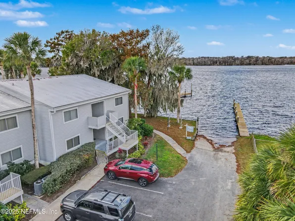 102 RIVER BEND Court #A, Welaka, FL 32193