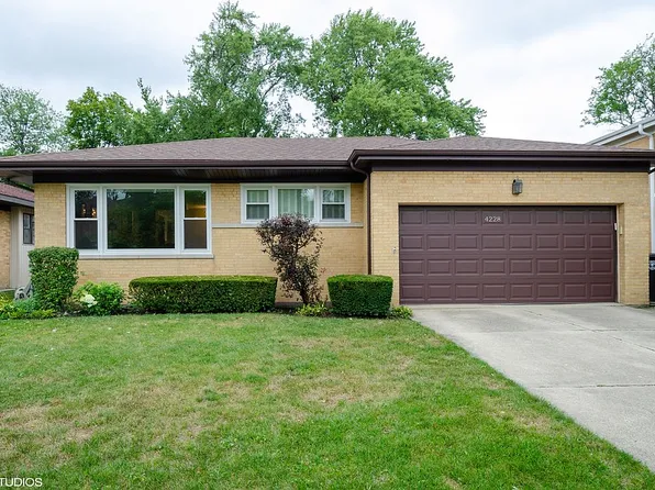 4228 Suffield Ct, Skokie, IL 60076