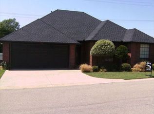 1409 N Canyon Way, Guthrie, OK 73044