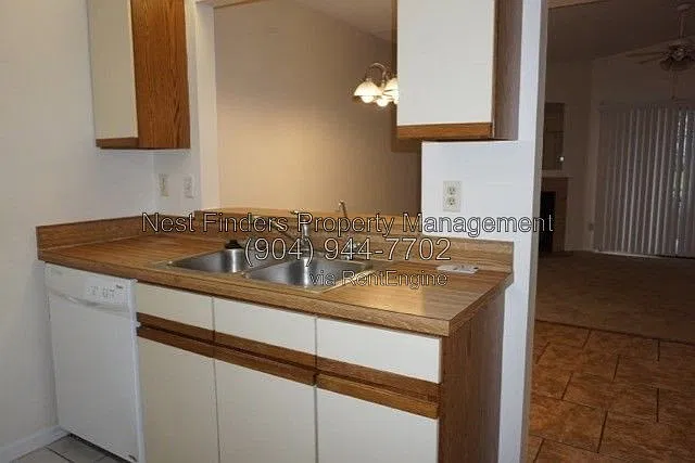2 bed, 2.0 bath, 970 sqft, $1,950 — Photo 4