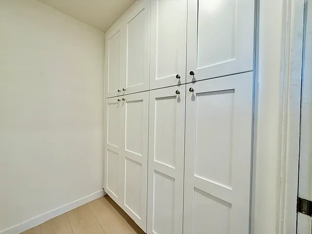 23130 Hartland St — Photo 19