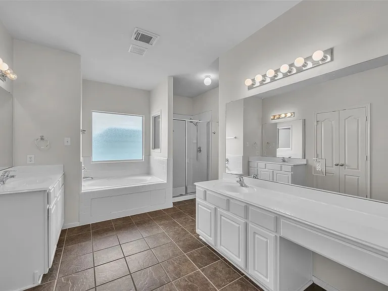 2614 Shady Acres Ct — Photo 29