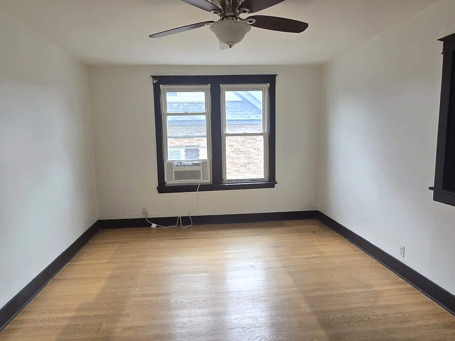 2 bed, 750 sqft, $1,500 — Photo 4
