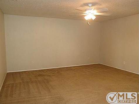 4th image of 1805 Hawthorne Ln