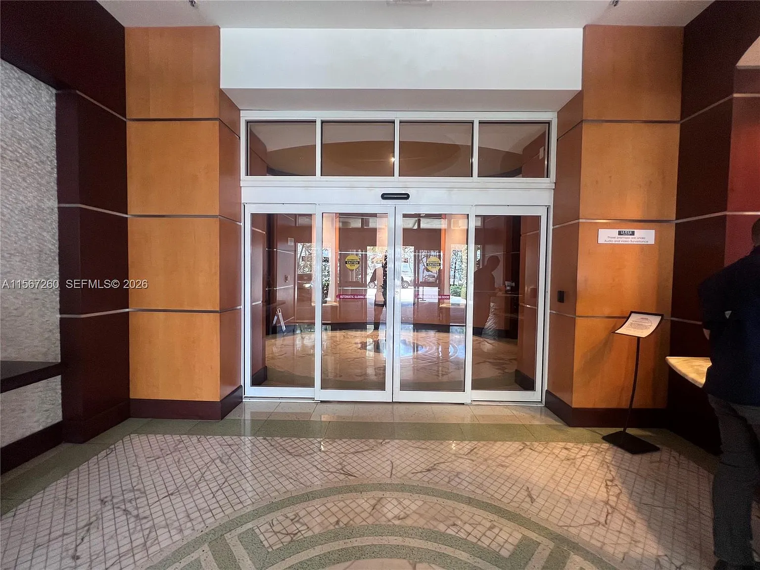 La Perla Condo — Photo 3